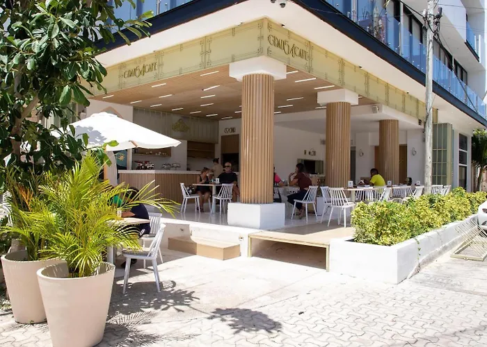 Boutique King & 2 Bed Suites, Walkable Hub - 3 Mins To Ado, Beach, Ferry, La Quinta Apartamento Playa del Carmen