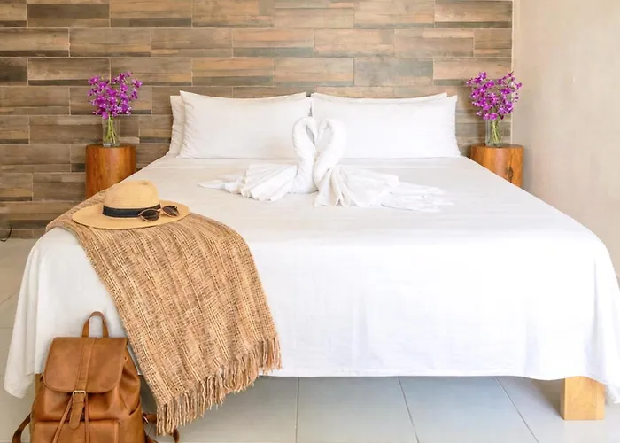 Boutique King&2 Bed Suites, Walkable Hub - 3 Mins To Ado, Beach, Ferry, La Quinta *