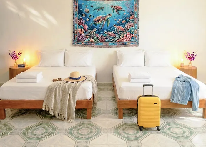 Boutique King & 2 Bed Suites, Walkable Hub - 3 Mins To Ado, Beach, Ferry, La Quinta Apartment *