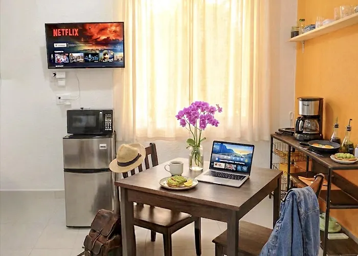 Boutique King&2 Bed Suites, Walkable Hub - 3 Mins To Ado, Beach, Ferry, La Quinta * Playa del Carmen
